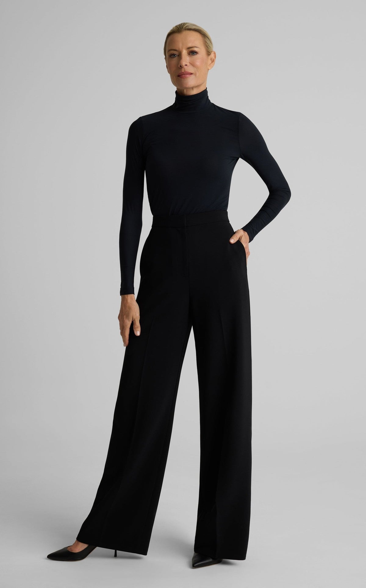 Maddie Pant In Soft Stretch Suiting