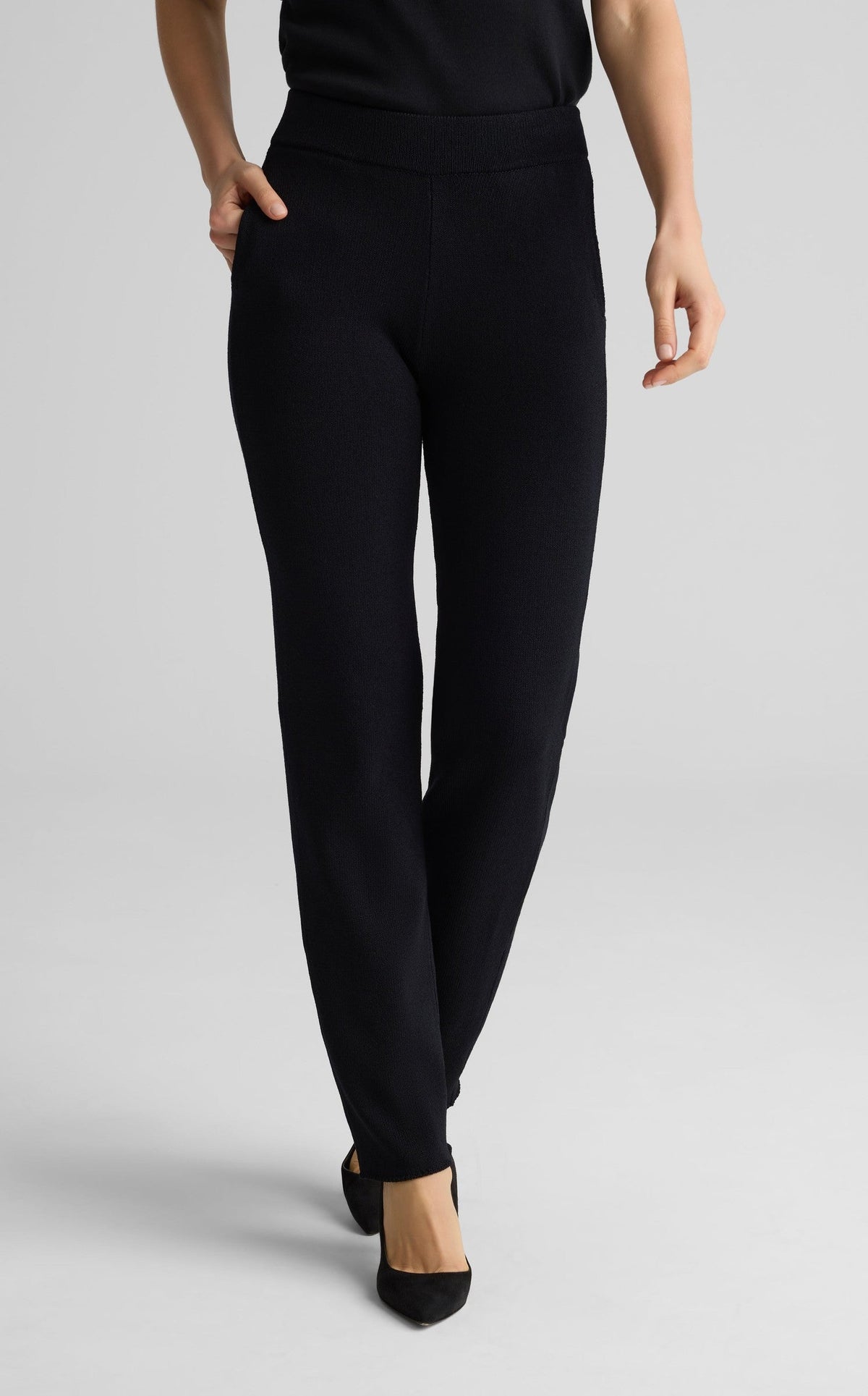 Isabel Pant in Legacy Crepe Knit