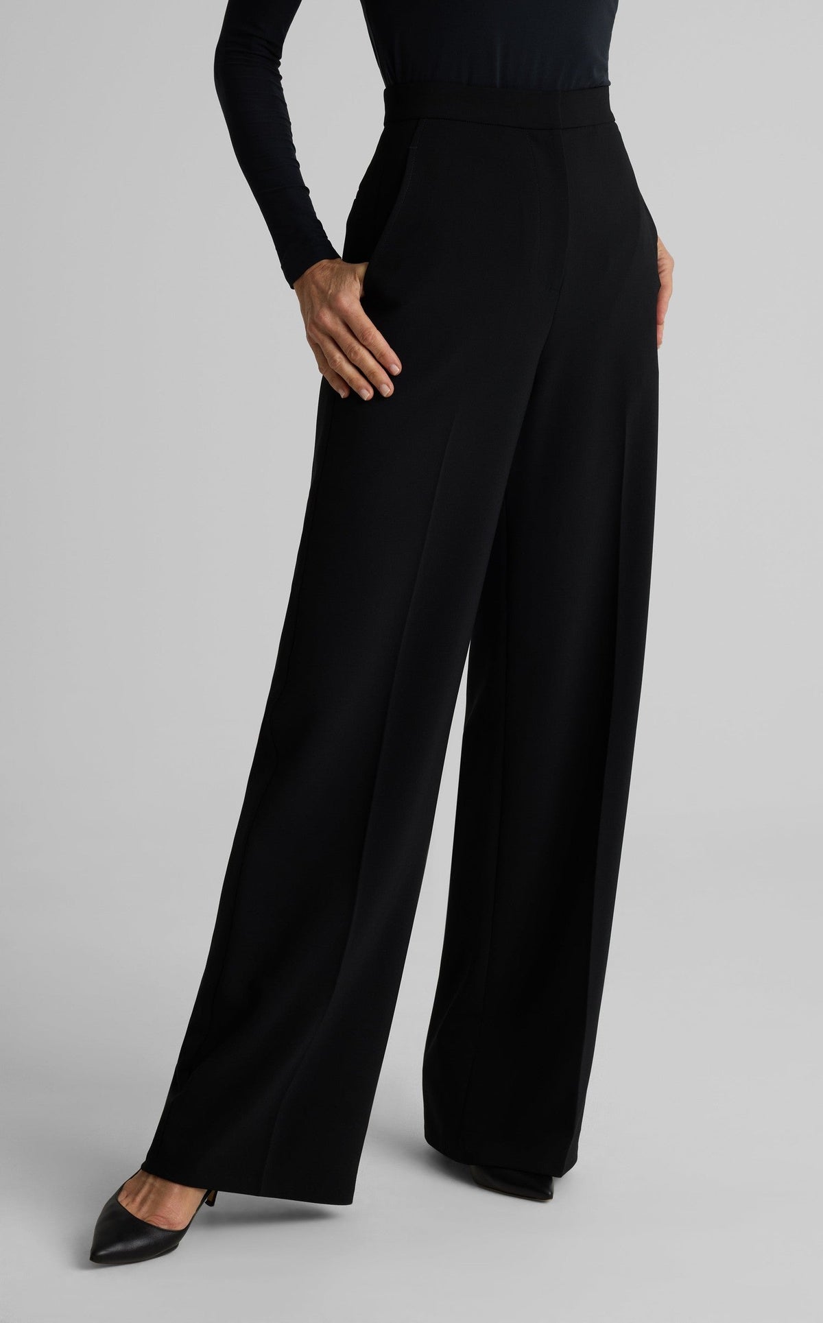 Maddie Pant In Soft Stretch Suiting
